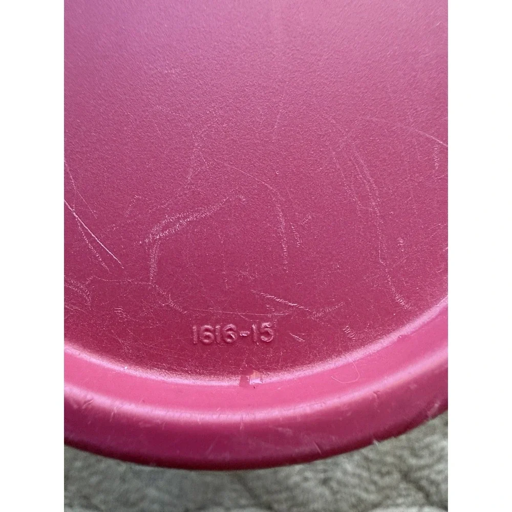 Vintage Tupperware Oval Modular Mates #2 1612-16 4 3/4 Cup Red Lid 1616-15